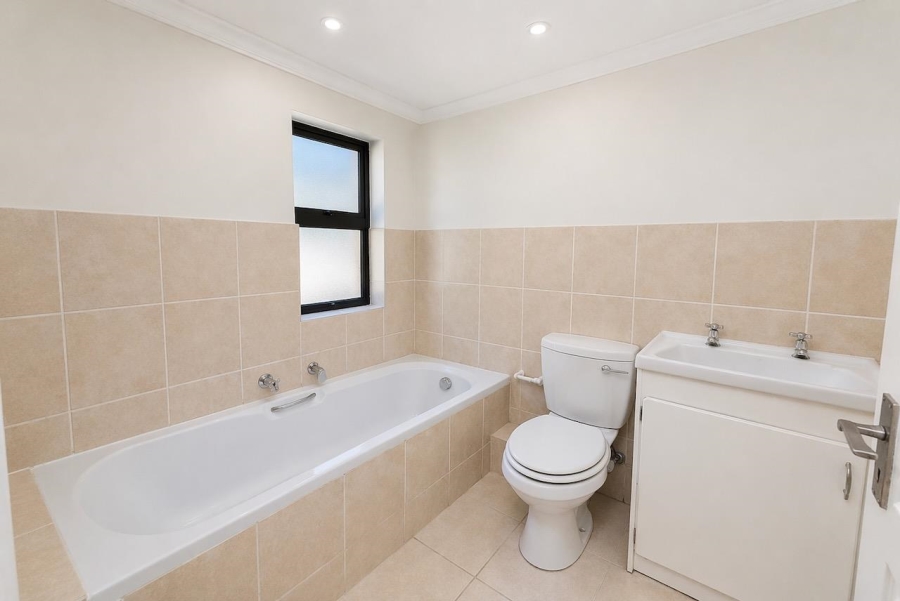 2 Bedroom Property for Sale in Royal Ascot Western Cape